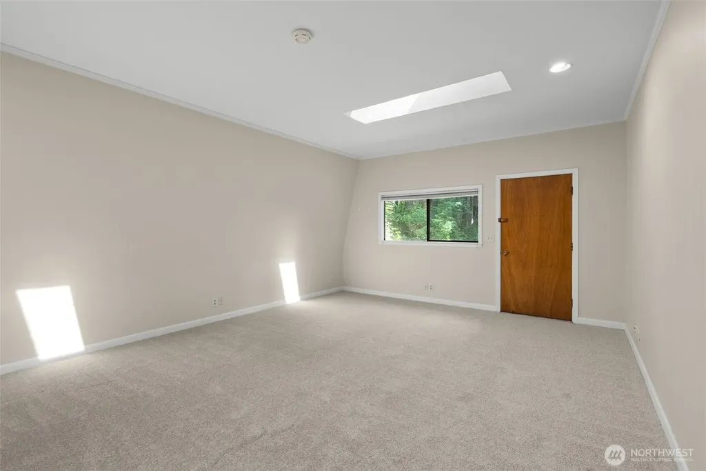 2723 NE Heron Pond Lane Poulsbo WA 98370