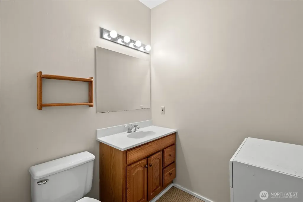 2723 NE Heron Pond Lane Poulsbo WA 98370