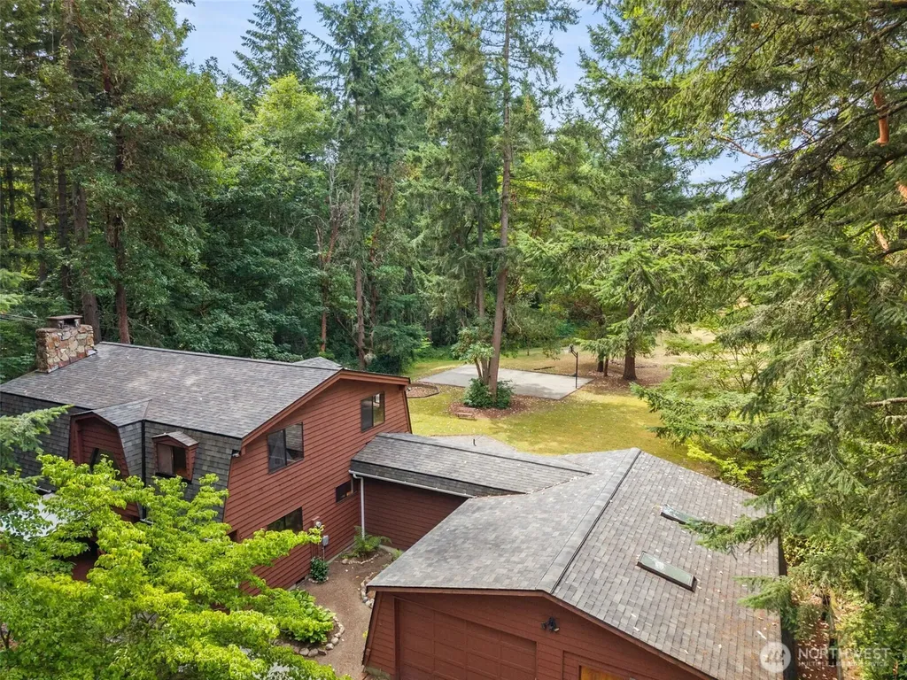 2723 NE Heron Pond Lane Poulsbo WA 98370