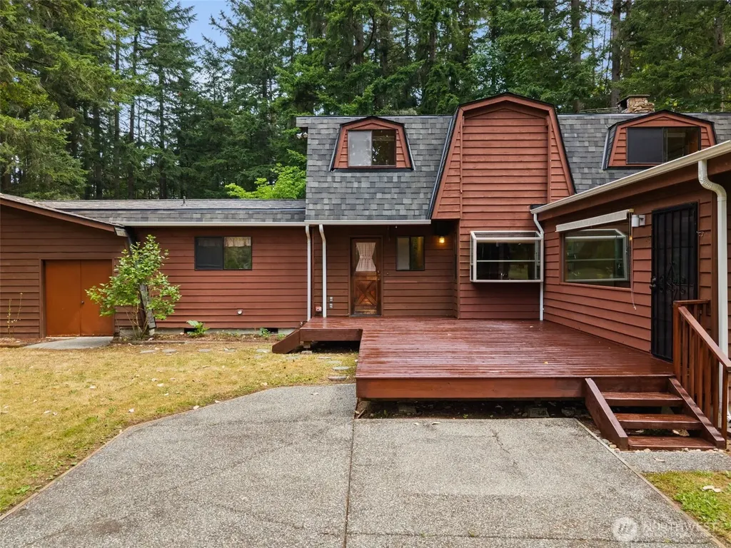 2723 NE Heron Pond Lane Poulsbo WA 98370