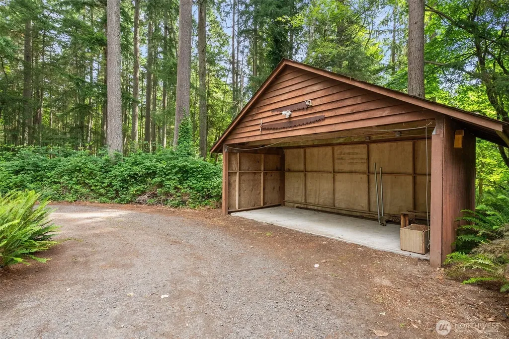 2723 NE Heron Pond Lane Poulsbo WA 98370