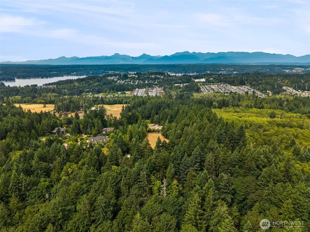 2723 NE Heron Pond Lane Poulsbo WA 98370