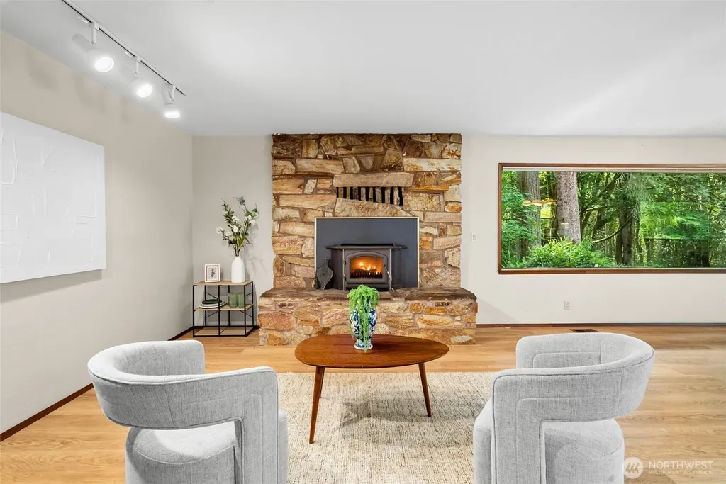 2723 NE Heron Pond Lane Poulsbo WA 98370