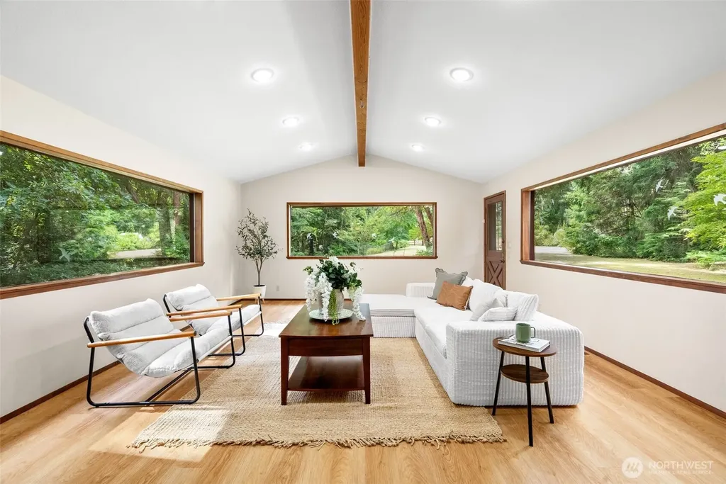 2723 NE Heron Pond Lane Poulsbo WA 98370