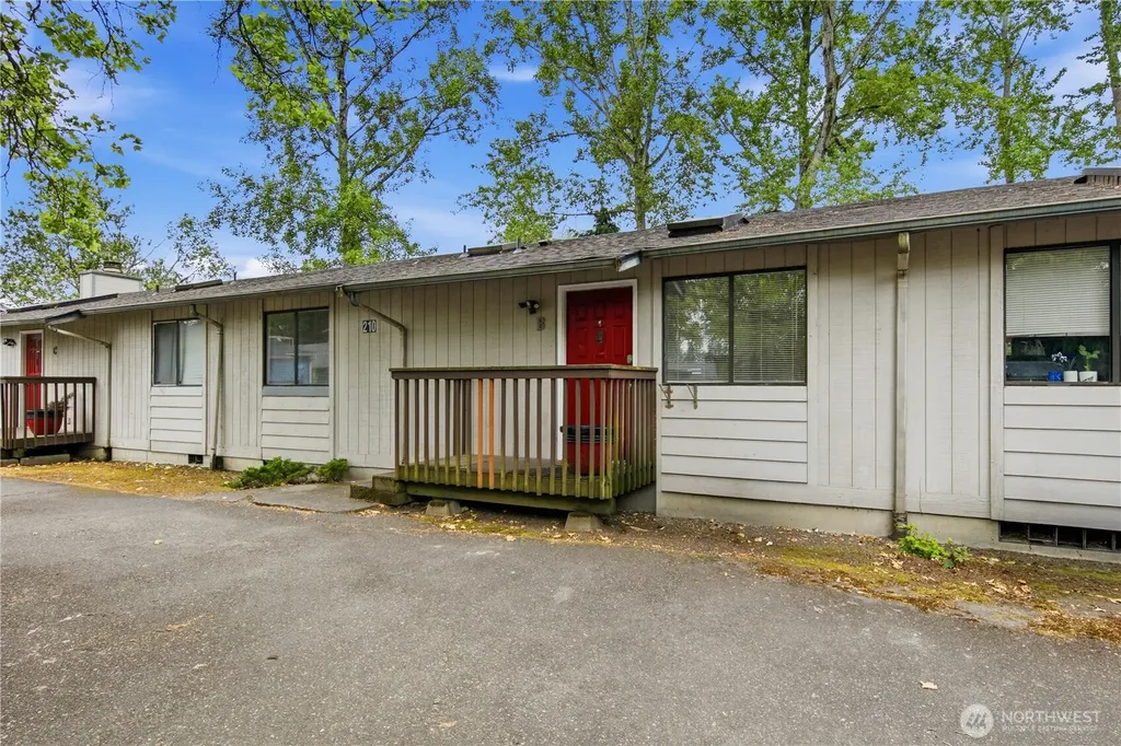 210 E 36th Street Tacoma WA 98404