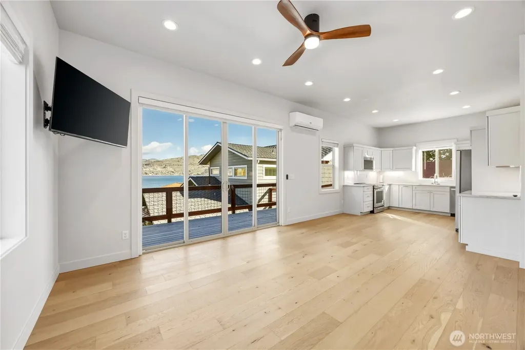 21 Grace Lane Chelan WA 98816