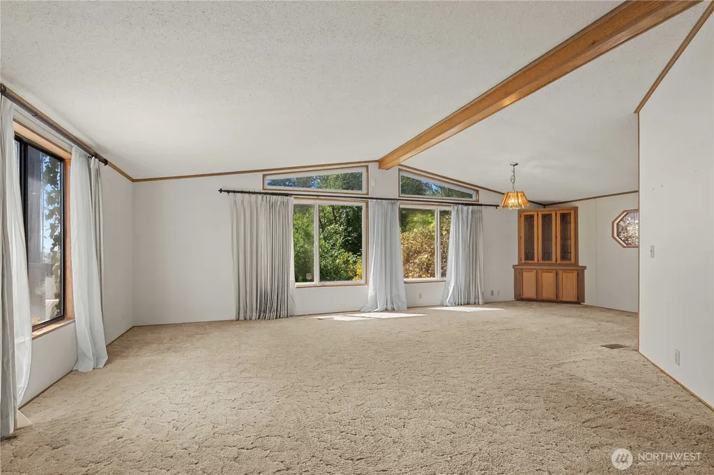 812 68th Avenue E Fife WA 98424