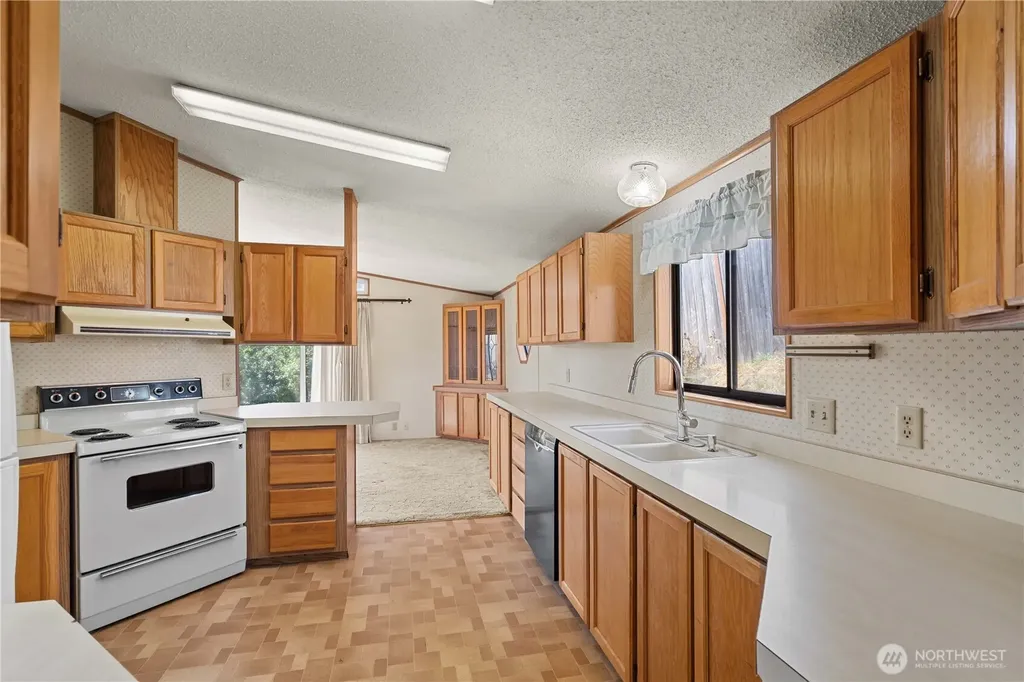 812 68th Avenue E Fife WA 98424