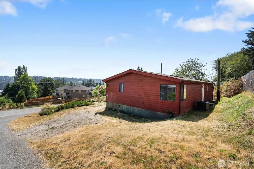 812 68th Avenue E Fife WA 98424