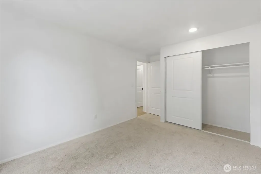 983 NE Marwood Drive Bremerton WA 98311