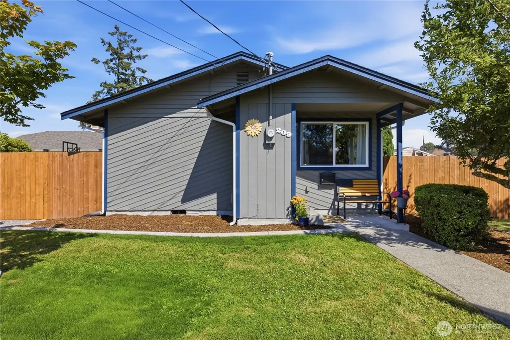 209 16th St SW Puyallup WA 98371