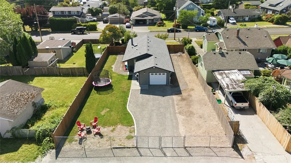 209 16th St SW Puyallup WA 98371
