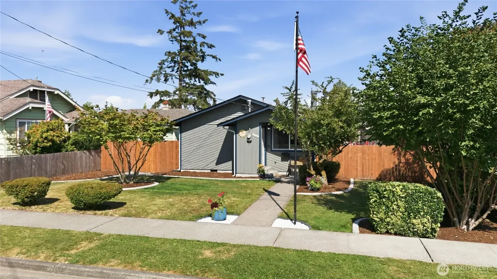 209 16th St SW Puyallup WA 98371