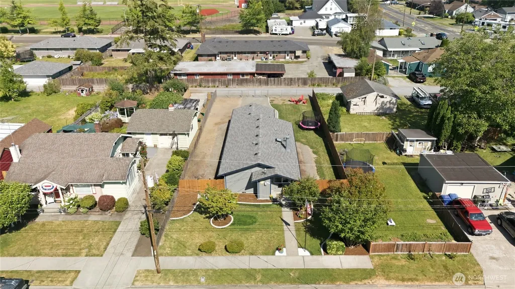 209 16th St SW Puyallup WA 98371