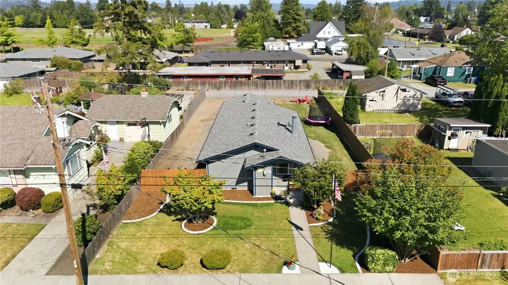 209 16th St SW Puyallup WA 98371