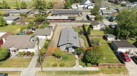 209 16th St SW Puyallup WA 98371