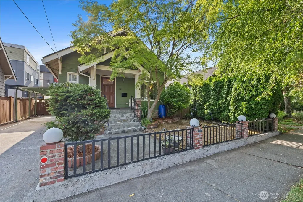 6412 17th Avenue NW Seattle WA 98107