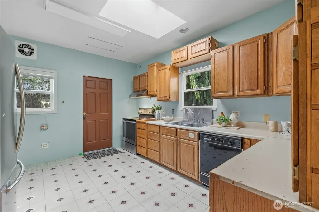 6412 17th Avenue NW Seattle WA 98107