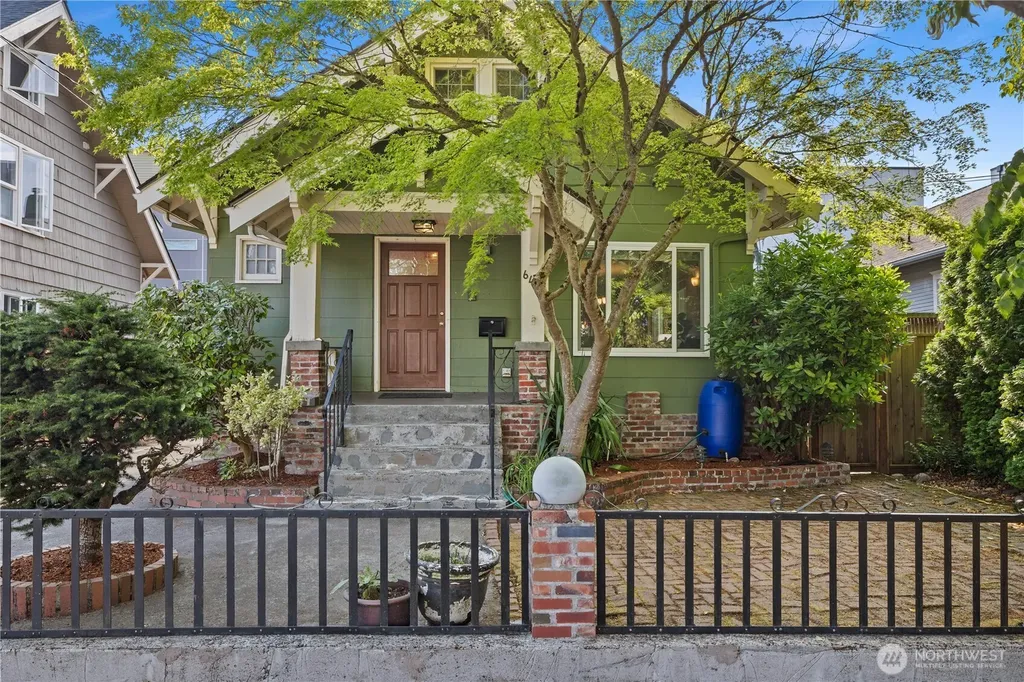 6412 17th Avenue NW Seattle WA 98107
