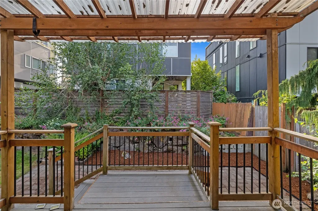 6412 17th Avenue NW Seattle WA 98107