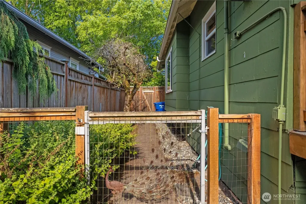 6412 17th Avenue NW Seattle WA 98107