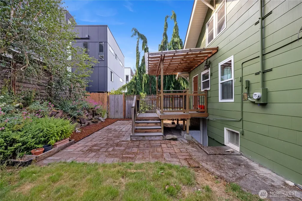6412 17th Avenue NW Seattle WA 98107