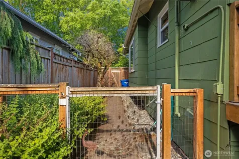 6412 17th Avenue NW Seattle WA 98107