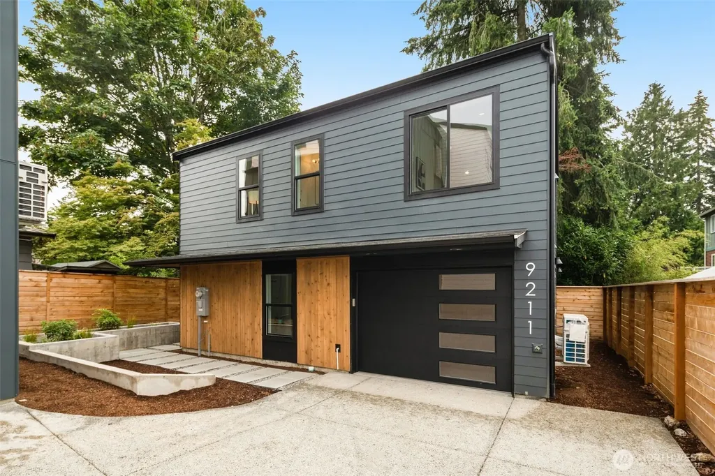 9211 12th Avenue NE Seattle WA 98115