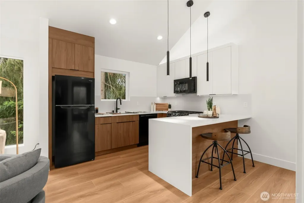 9211 12th Avenue NE Seattle WA 98115