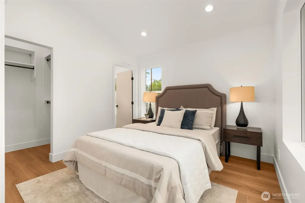 9211 12th Avenue NE Seattle WA 98115