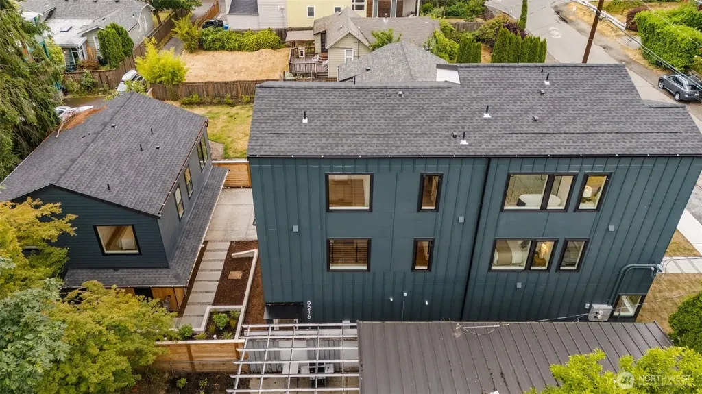 9211 12th Avenue NE Seattle WA 98115