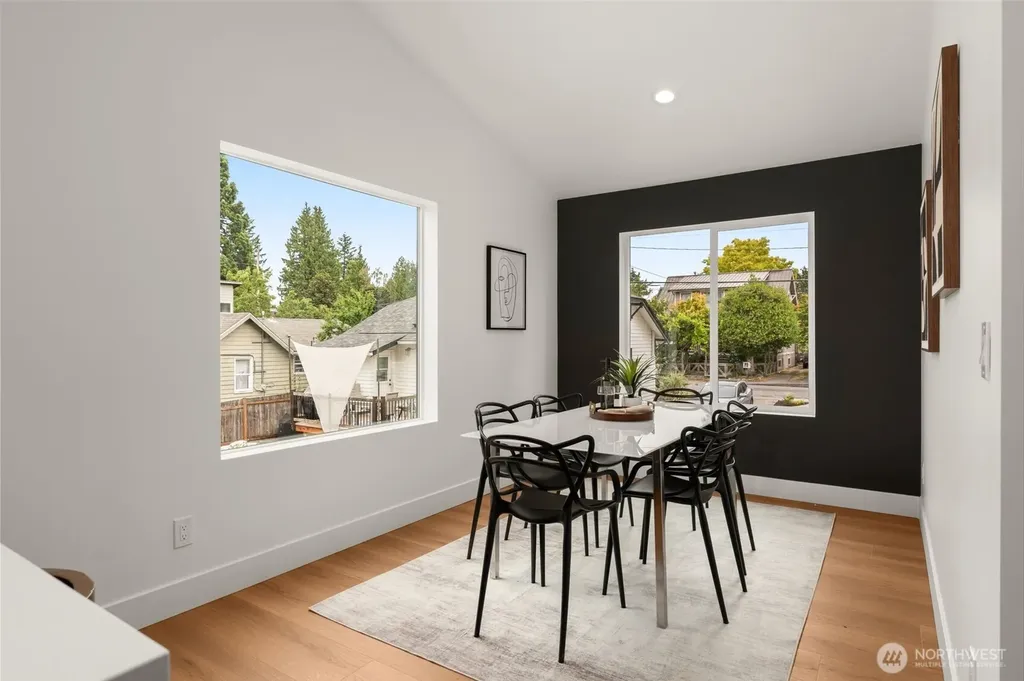 9211 12th Avenue NE Seattle WA 98115