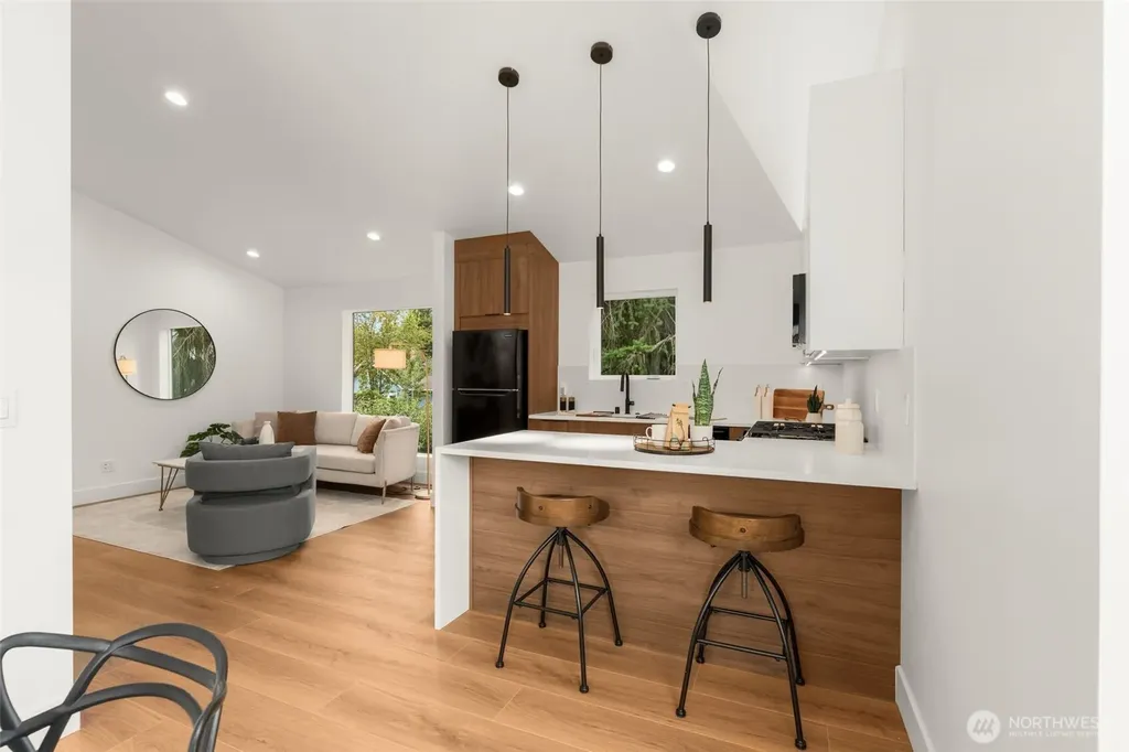 9211 12th Avenue NE Seattle WA 98115