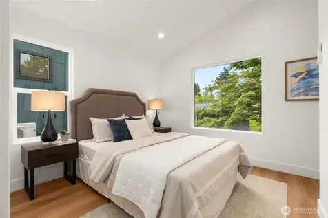 9211 12th Avenue NE Seattle WA 98115