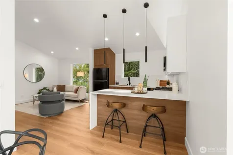 9211 12th Avenue NE Seattle WA 98115