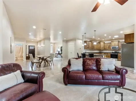 20 Luther Court Malaga WA 98828
