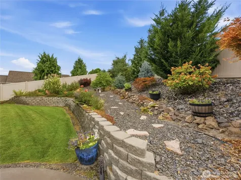 20 Luther Court Malaga WA 98828