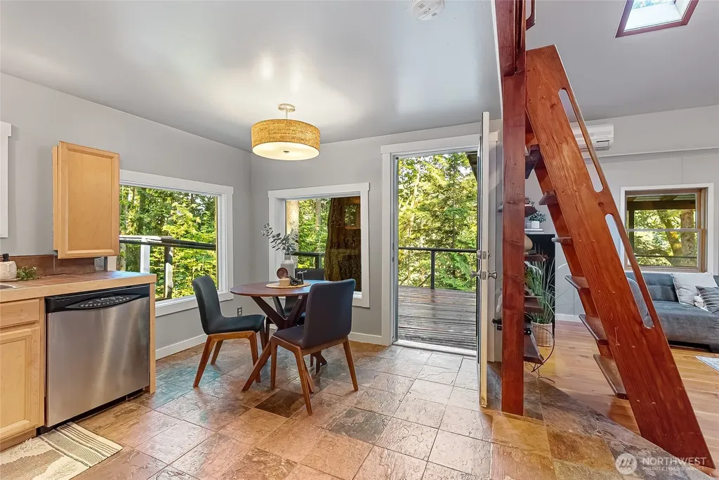 1823 Emerald Lake Way Bellingham WA 98226
