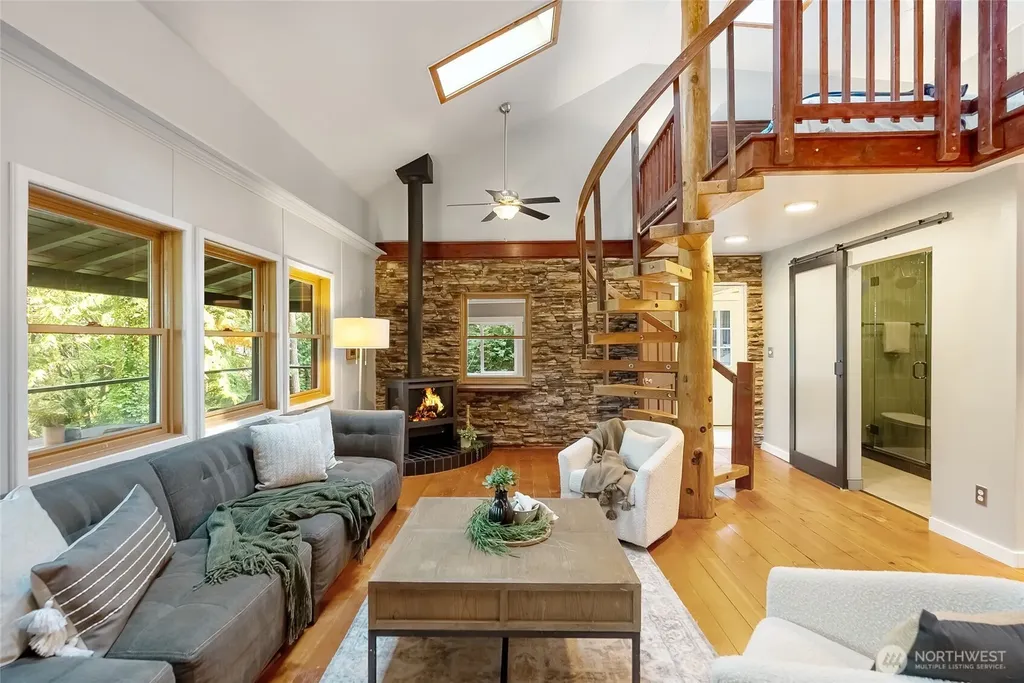 1823 Emerald Lake Way Bellingham WA 98226