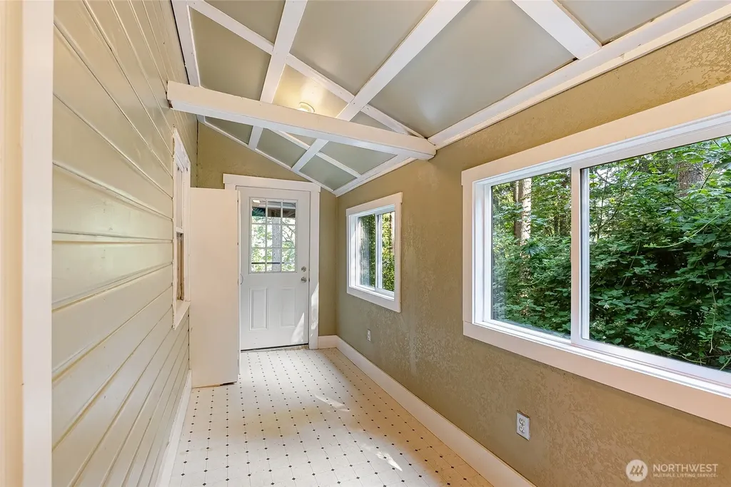 1823 Emerald Lake Way Bellingham WA 98226