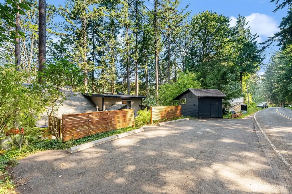 1823 Emerald Lake Way Bellingham WA 98226