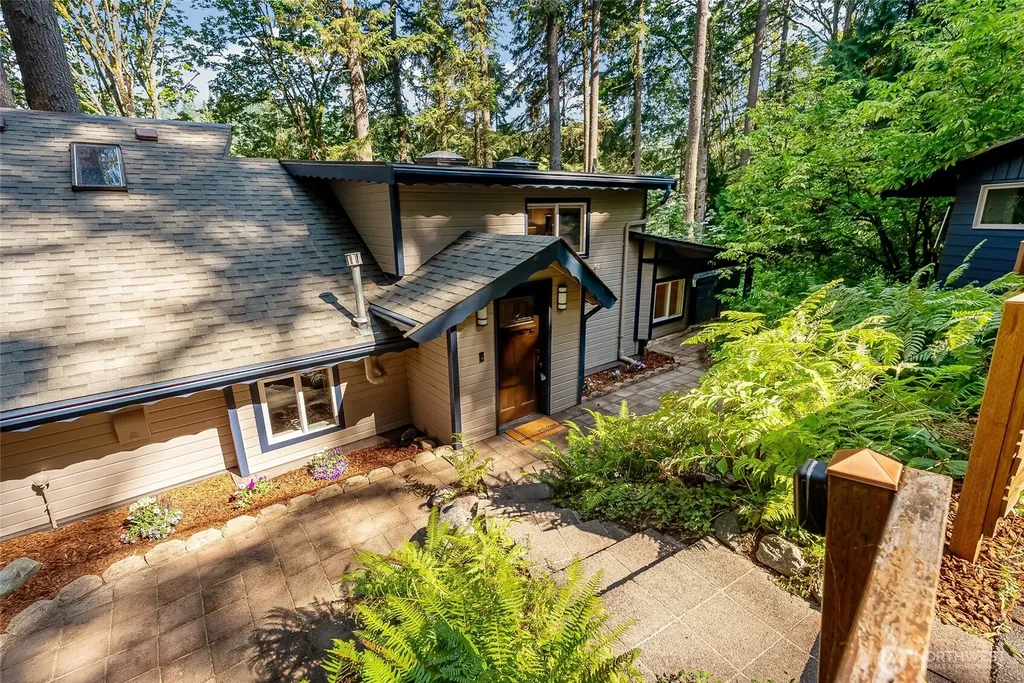 1823 Emerald Lake Way Bellingham WA 98226