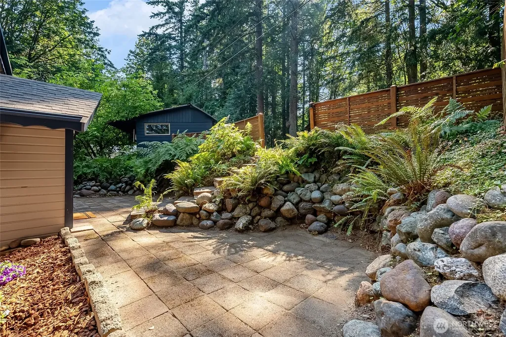 1823 Emerald Lake Way Bellingham WA 98226