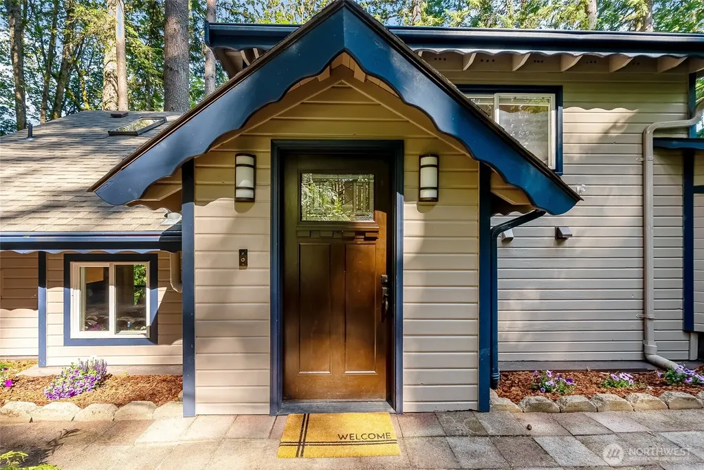 1823 Emerald Lake Way Bellingham WA 98226