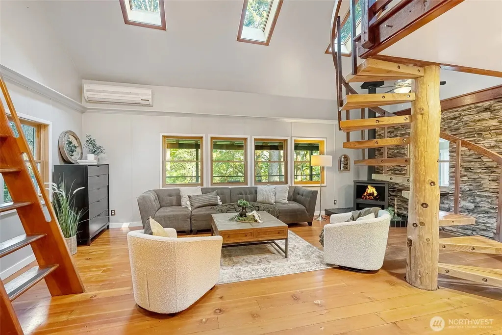 1823 Emerald Lake Way Bellingham WA 98226