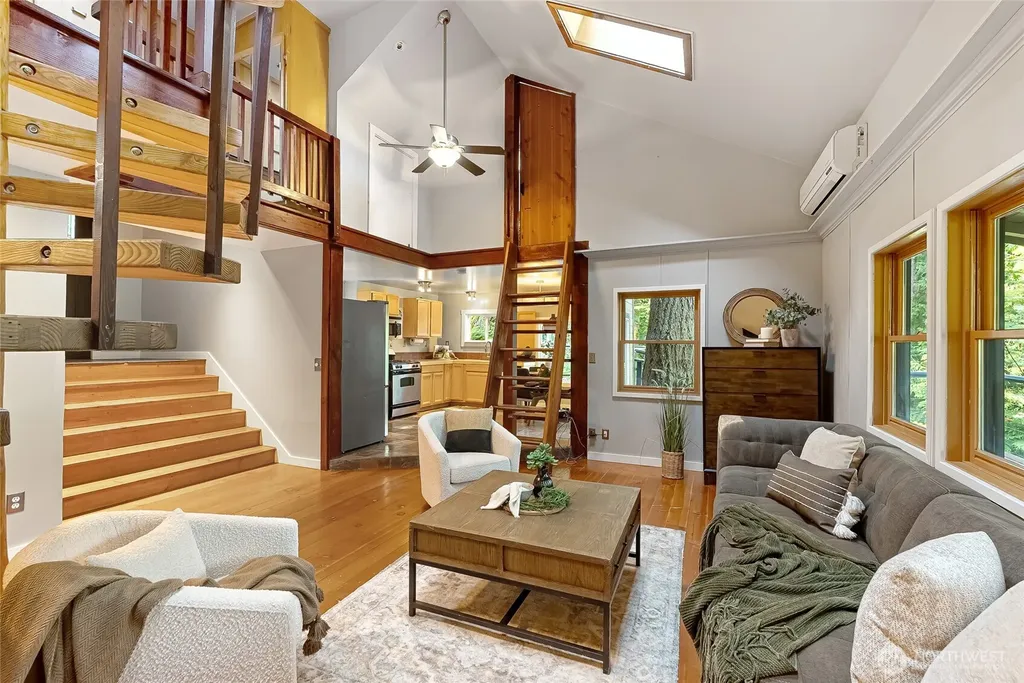 1823 Emerald Lake Way Bellingham WA 98226