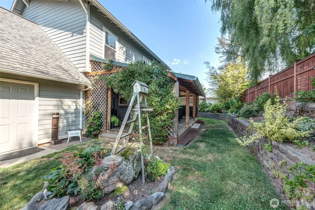 1106 N 8th Street Mount Vernon WA 98273