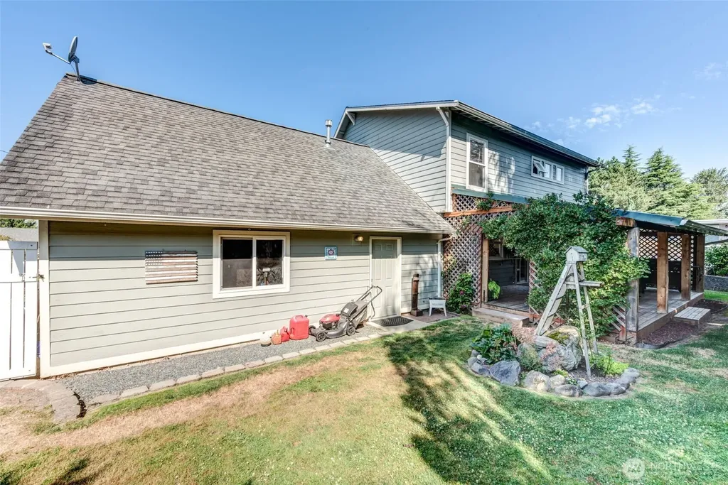 1106 N 8th Street Mount Vernon WA 98273