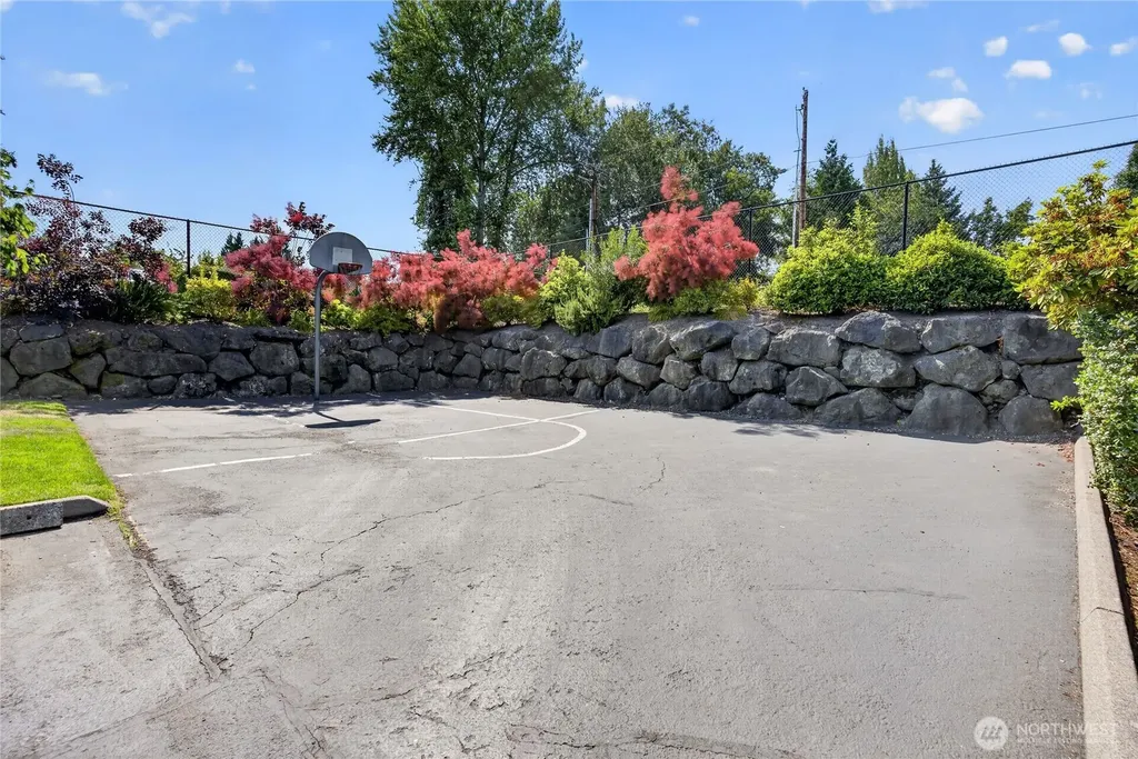 12712 Admiralty Way Everett WA 98204