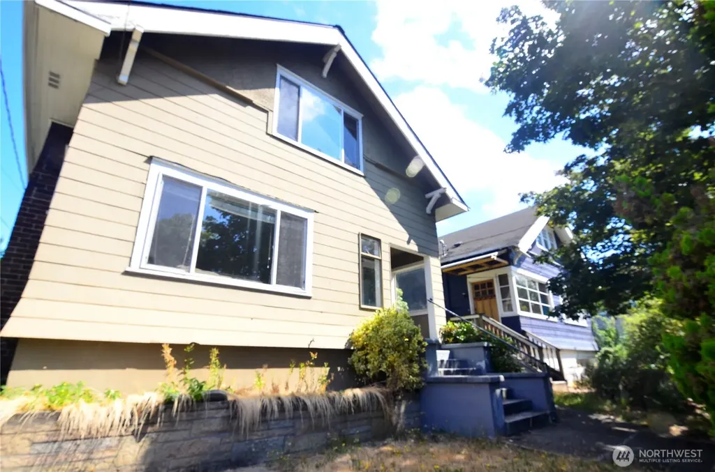 2138 N 50 Street Seattle WA 98103